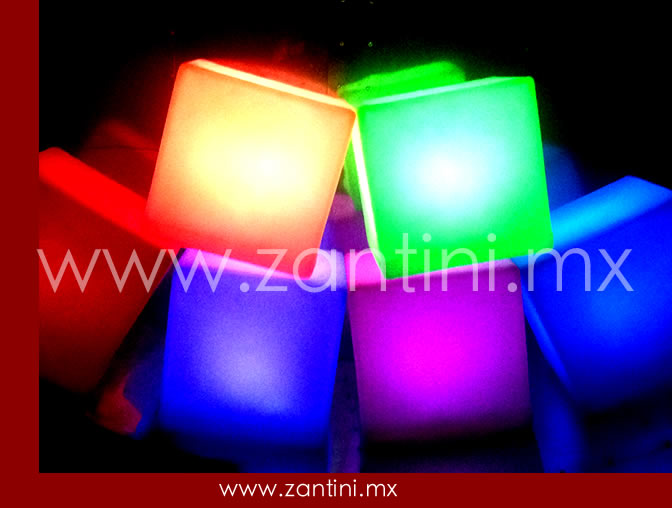 Cubos Iluminados de Colores Cubos Iluminados de Colores